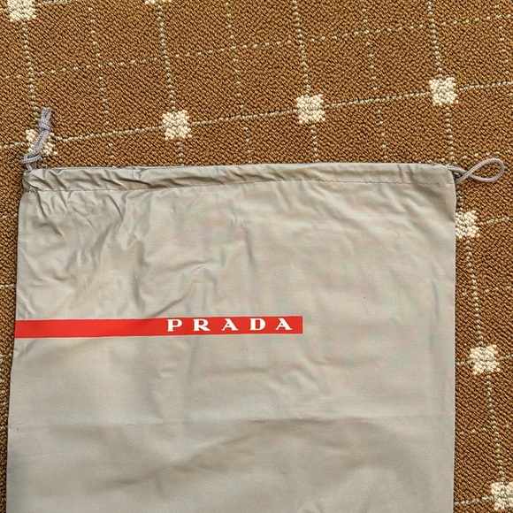 NWOT💕Prada drawstring bag,  silver grey with Prada red and white logo - Picture 3 of 4